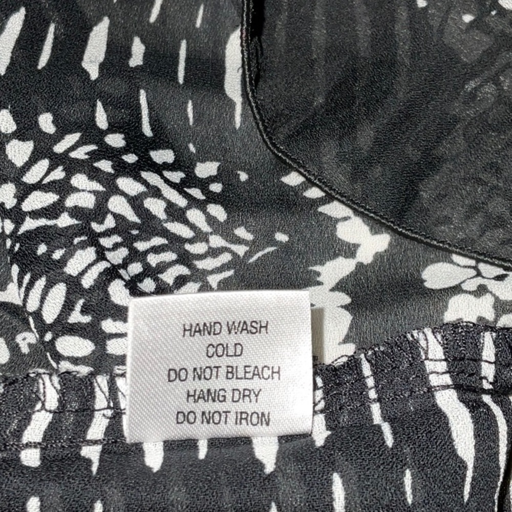 ☀️Nicola, Stretchy Shirt, Size S - Picture 4 of 10